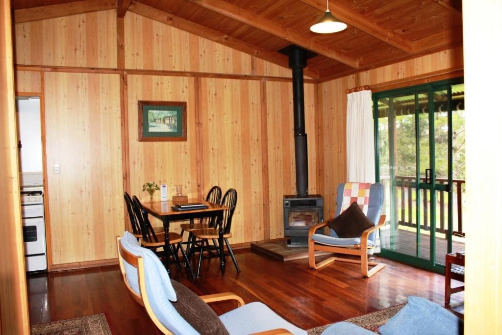 Hawke Brook Chalets Pemberton Habitación foto