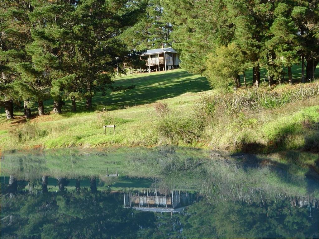 Hawke Brook Chalets Pemberton Exterior foto